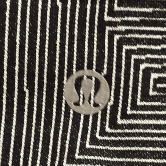 Lululemon Sz 4 Wunder Short 5" In Maze Jacquard White Black *Luon - Picture 7 of 11